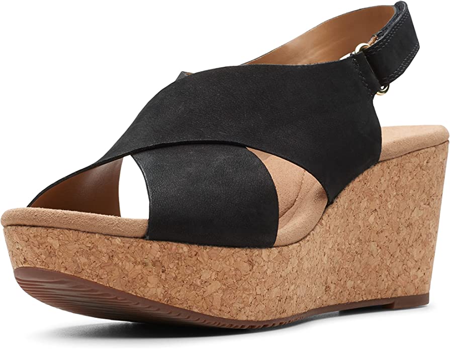 10 Snug and Cute Sneakers for Extensive Toes